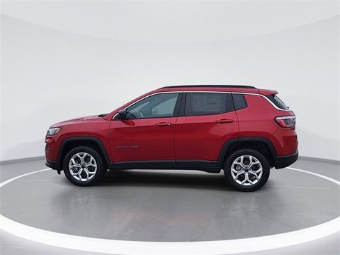 New 2026 Jeep Compass Latitude image 5