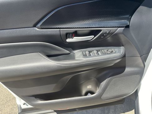 New 2026 Toyota Grand Highlander AWD Hybrid image 18