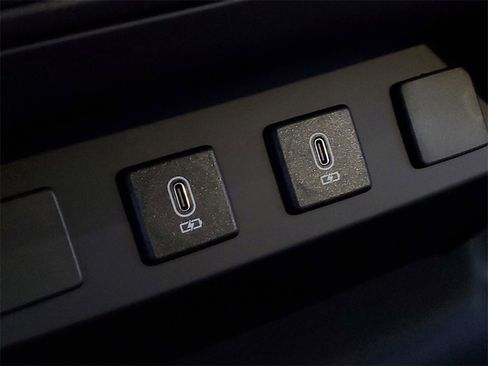 New 2026 Land Rover Defender 110 S image 30