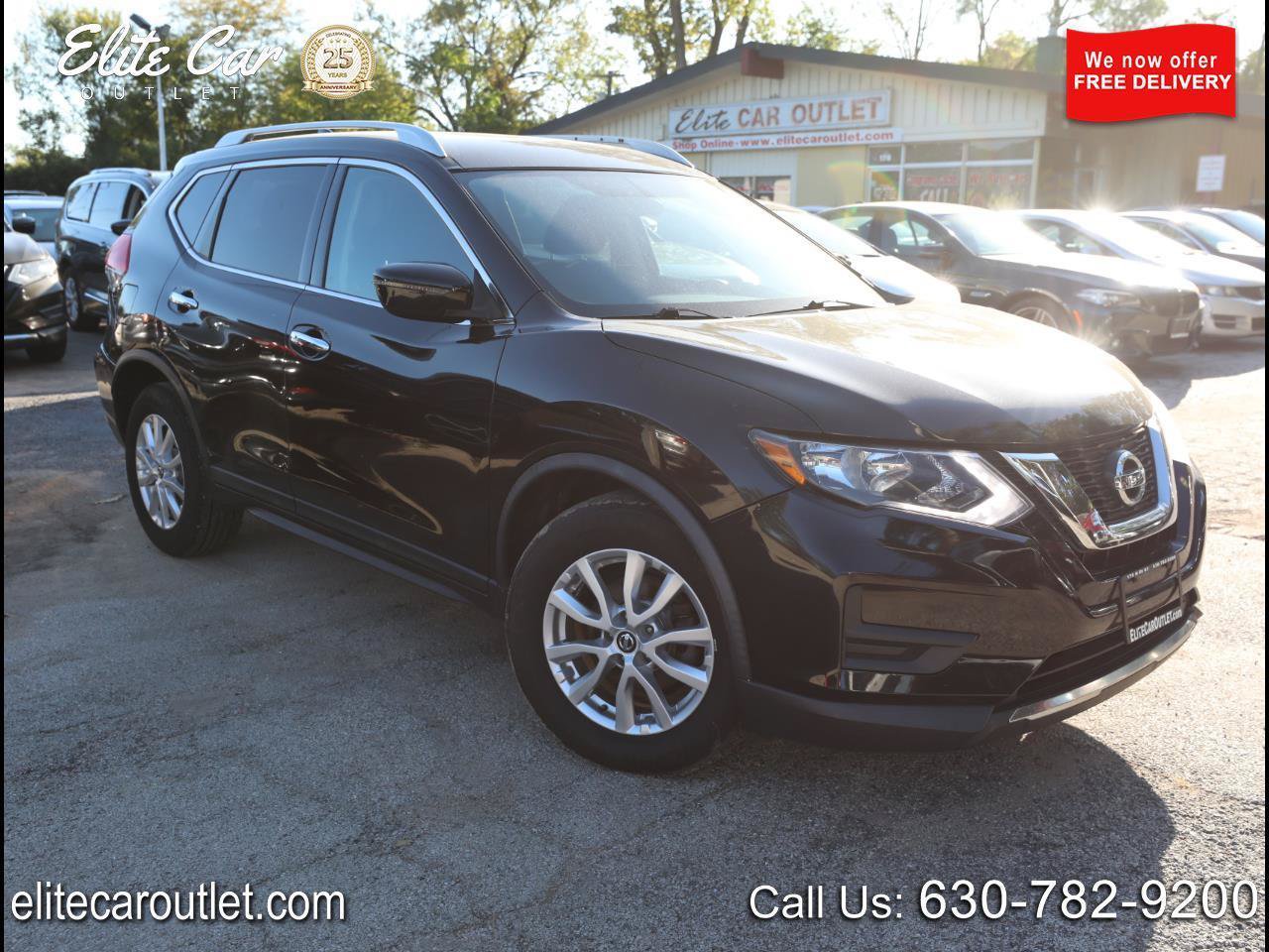 Used 2017 Nissan Rogue SV FWD image 1