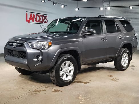 Used 2023 Toyota 4Runner SR5 AWD/4WD image 3