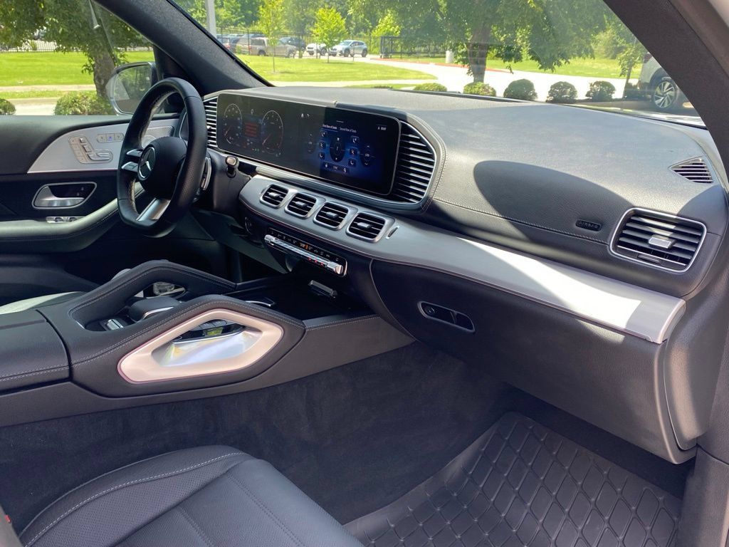Used 2025 Mercedes-Benz GLS 450 4MATIC image 31