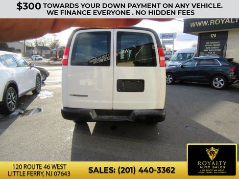 Used 2017 Chevrolet Express 2500 image 12