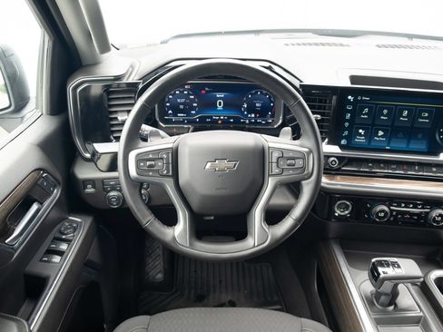 Used 2024 Chevrolet Silverado 1500 RST AWD/4WD image 2