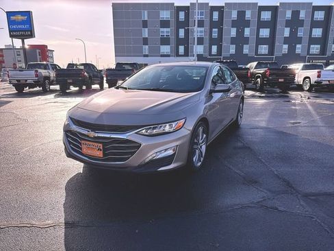 Used 2024 Chevrolet Malibu LT FWD image 1