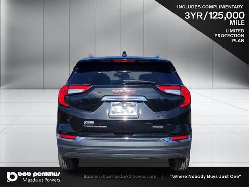 Used 2024 GMC Terrain SLT image 25