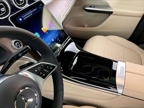 Used 2026 Mercedes-Benz GLC 300 4MATIC image 12