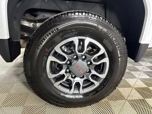 Used 2026 GMC Sierra 2500 SLT w/ SLT Convenience Package AWD/4WD image 28