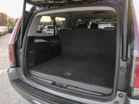 Used 2020 Cadillac Escalade ESV Luxury w/ Escalade Sport Edition image 59