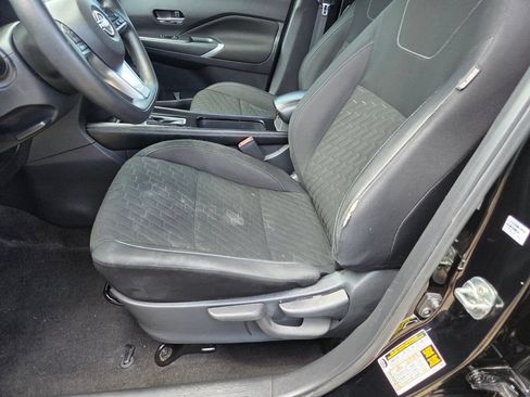 Used 2023 Nissan Kicks SV FWD image 9