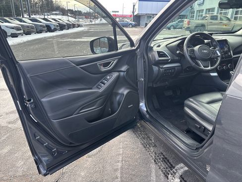 Used 2020 Subaru Forester Limited image 9