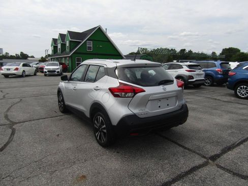Used 2020 Nissan Kicks SV FWD image 5