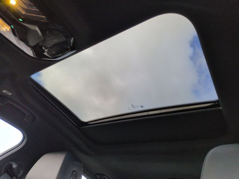 Used 2026 BMW i5 eDrive40 w/ M Sport Package image 28