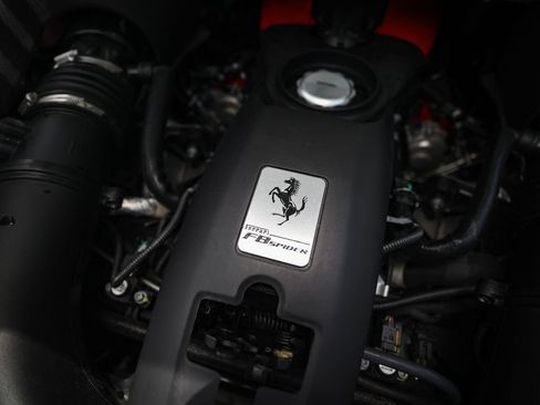 Used 2021 Ferrari F8 Tributo RWD image 26