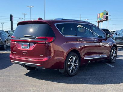 Used 2022 Chrysler Pacifica Pinnacle