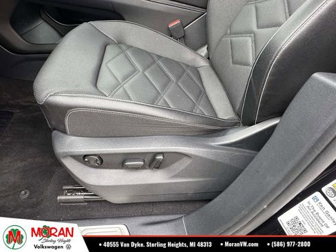 Used 2024 Volkswagen Atlas SE AWD/4WD image 20