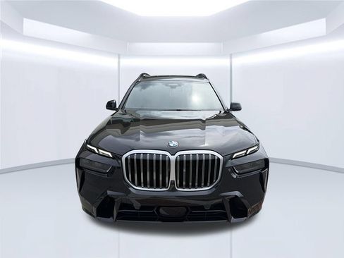 Used 2025 BMW X7 xDrive40i w/ M Sport Package AWD/4WD image 2