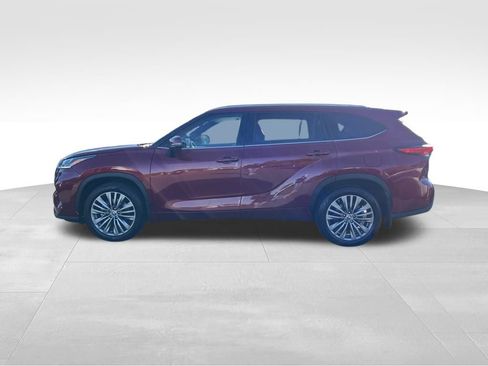 Used 2021 Toyota Highlander Platinum image 4