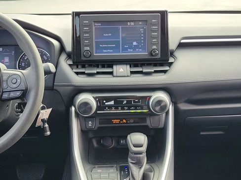 Certified 2019 Toyota RAV4 LE FWD image 19