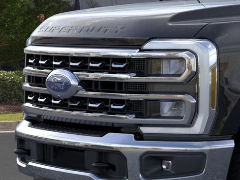 New 2026 Ford F250 XLT w/ XLT Premium Package AWD/4WD image 17