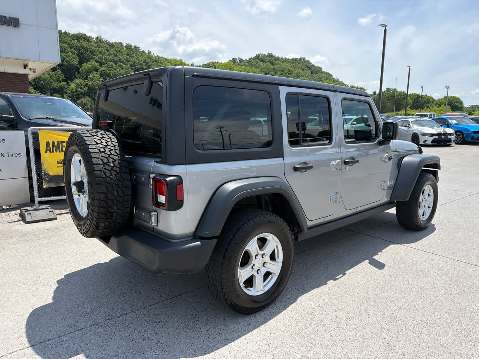 Used 2018 Jeep Wrangler Unlimited Sport S AWD/4WD image 5