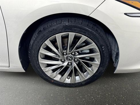 Used 2022 Lexus ES 350 Ultra Luxury w/ Accessory Package 2 FWD image 28