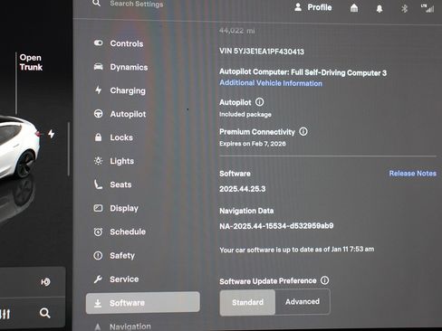 Used 2023 Tesla Model 3 Standard Range image 9