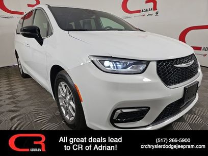 Certified 2025 Chrysler Pacifica Select