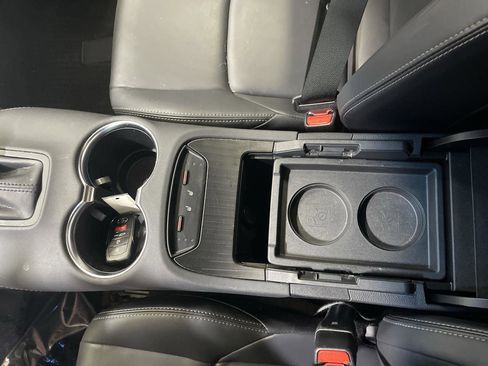 Used 2024 Toyota Venza XLE image 21