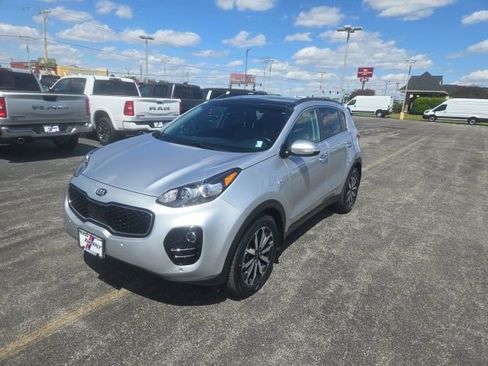 Used 2019 Kia Sportage EX w/ Option Group 040 AWD/4WD image 2