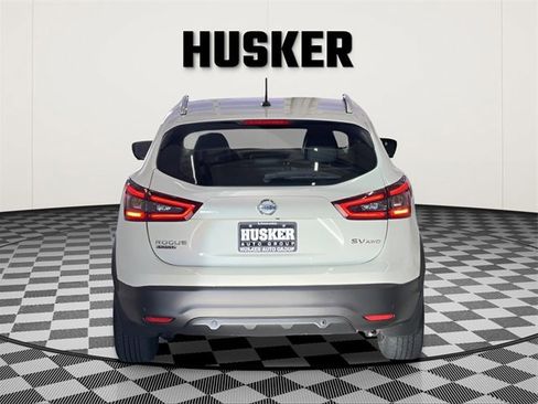 Used 2022 Nissan Rogue Sport SV w/ Technology Package image 4