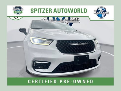 Used 2024 Chrysler Pacifica Limited FWD image 1