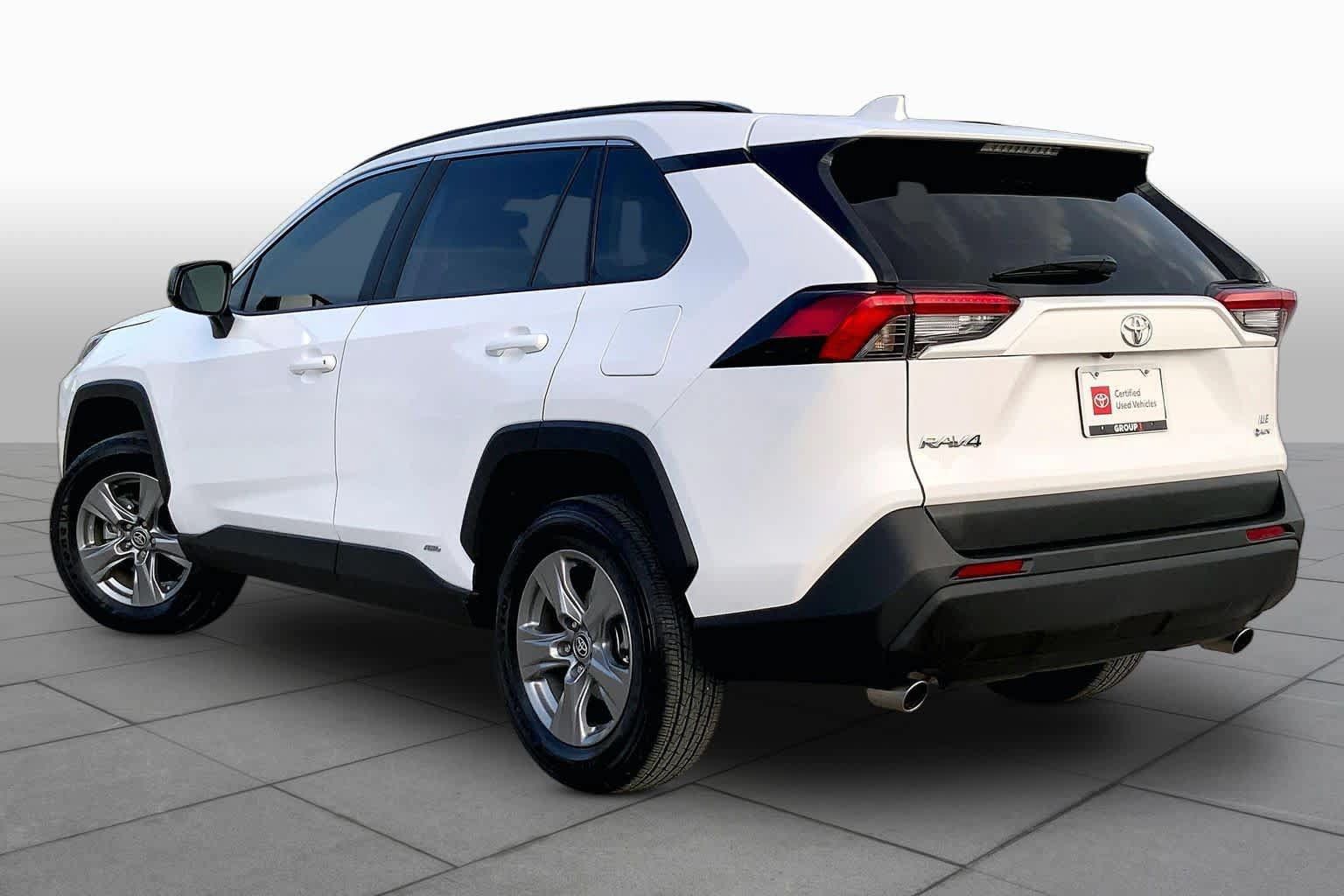 Used 2025 Toyota RAV4 LE AWD/4WD image 12