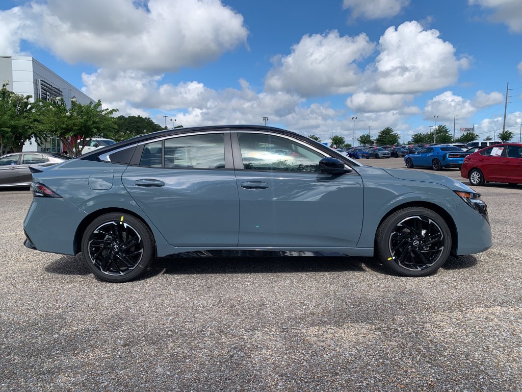 New 2026 Nissan Sentra SR w/ SR Premium Package FWD image 2