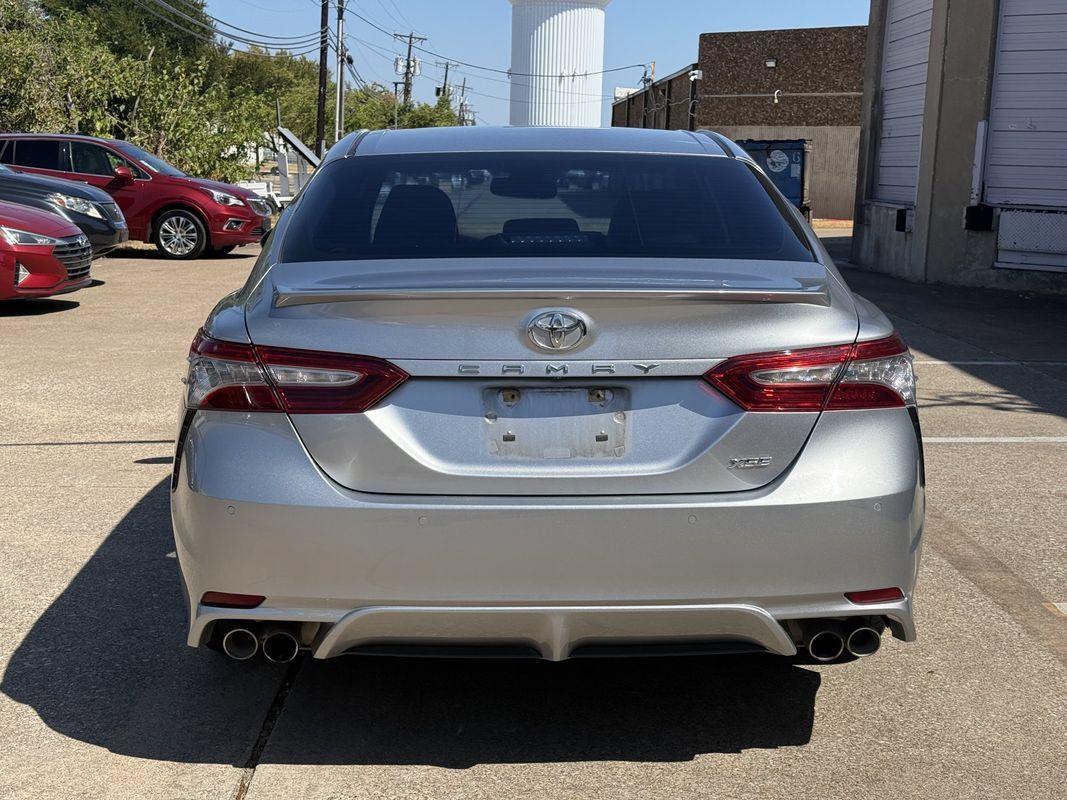 Used 2018 Toyota Camry XSE FWD image 5