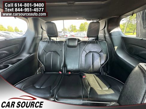 Used 2019 Chrysler Pacifica Limited w/ Advanced Safetytec Group FWD image 22