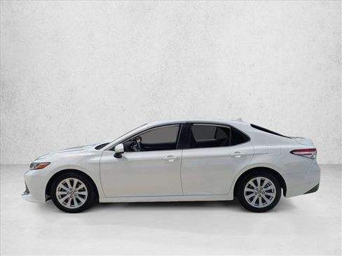 Used 2020 Toyota Camry LE FWD image 8