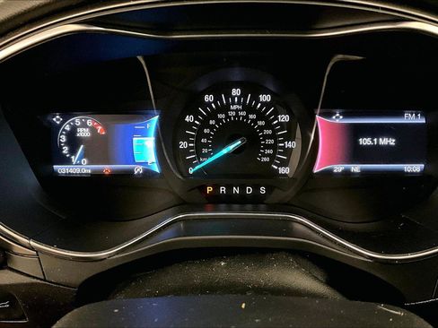 Used 2017 Ford Fusion SE w/ Equipment Group 201A image 19