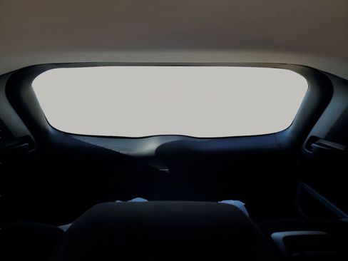 Used 2018 Jeep Cherokee Latitude w/ Altitude Package image 25