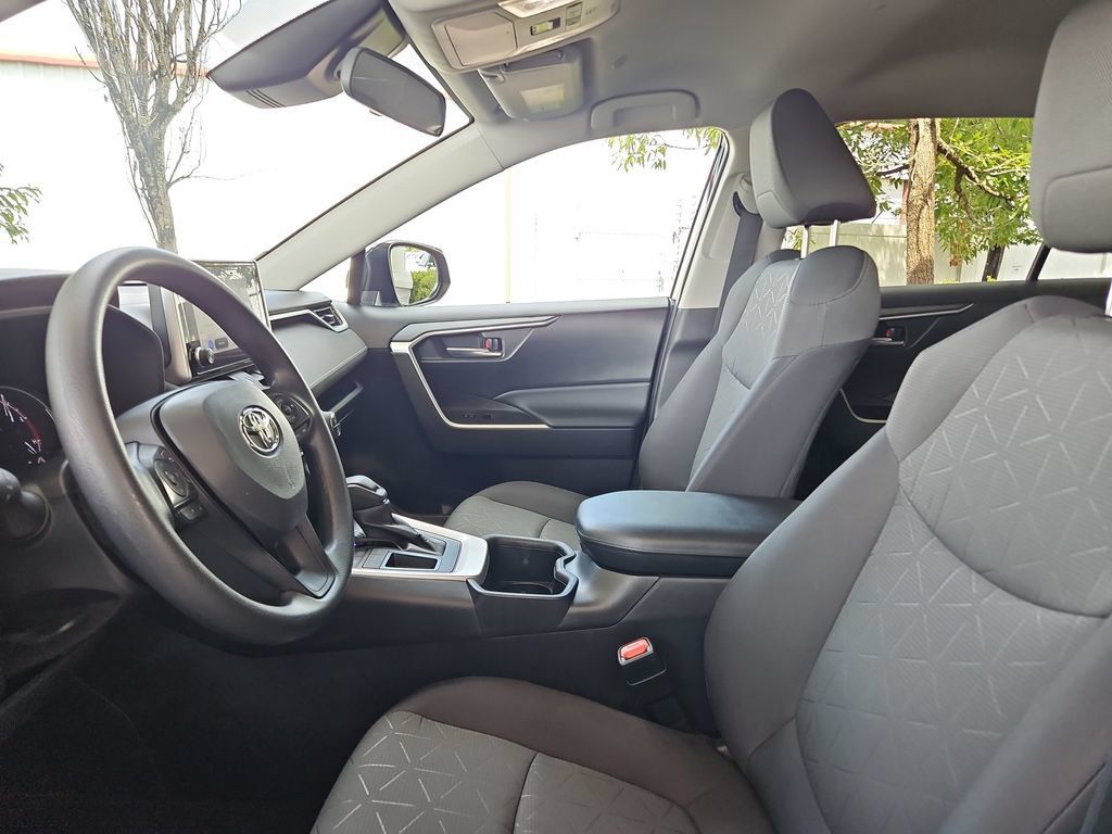Used 2023 Toyota RAV4 XLE FWD image 22