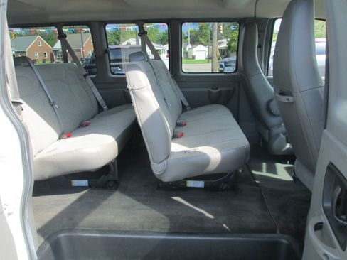 Used 2017 Chevrolet Express 3500 LT w/ LT Preferred Equipment Group RWD image 12