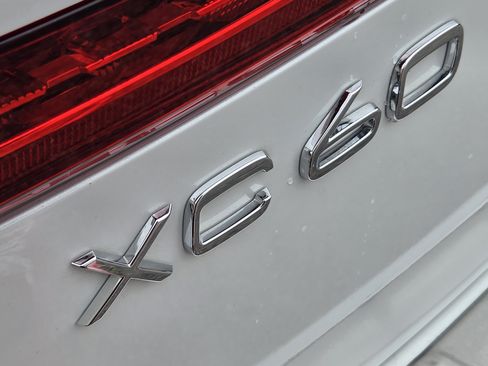 Used 2024 Volvo XC60 B5 Plus w/ Protection Package Premier AWD/4WD image 33