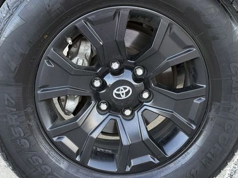 Used 2020 Toyota Tacoma TRD Sport w/ TRD Premium Sport Package image 10