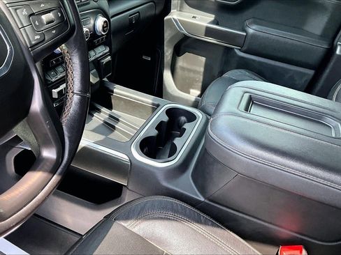 Used 2021 GMC Sierra 1500 AT4 w/ AT4 Value Package AWD/4WD image 16