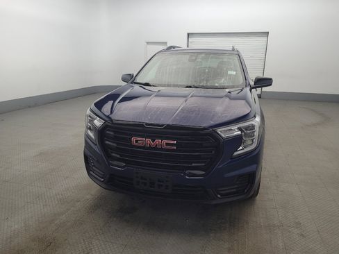 Used 2023 GMC Terrain SLE w/ Driver Convenience Package AWD/4WD image 15