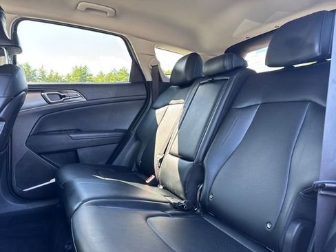 Used 2023 Kia Sportage EX image 17