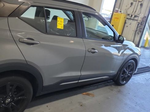 Used 2023 Nissan Kicks SR w/ SR Premium Package FWD image 10