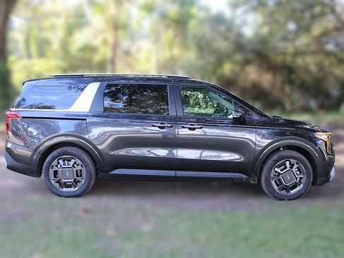 New 2026 Kia Carnival EX FWD image 5