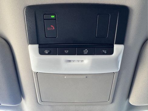 Used 2025 Nissan Pathfinder SV FWD image 21
