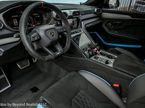 Used 2024 Lamborghini Urus Performante image 24